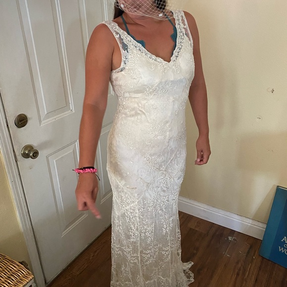 Authentic Vintage lace Wedding Dress - Picture 2 of 10